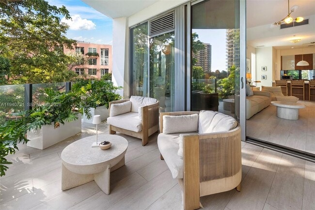 Building Photo - 2831 S Bayshore Dr Unit 401