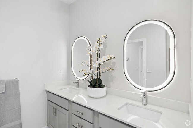 Luxe 2BR, 2BA - 1,290SF - Primary Bathroom