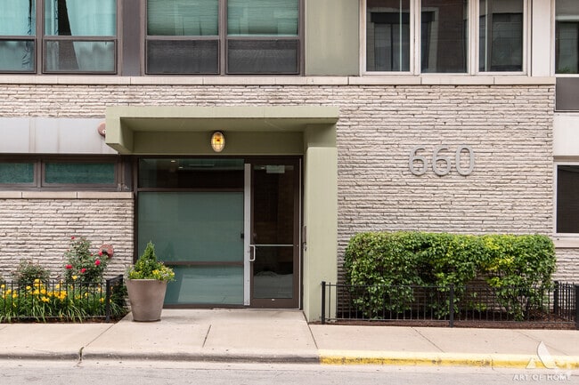 Building Photo - 660 W Wayman St Rental