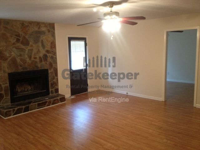 Photo - 125 Elberta Dr