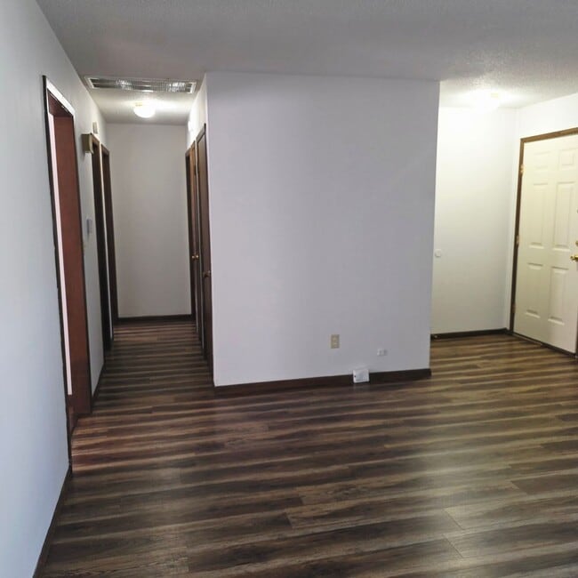 Photo - Cairo-1430/1432 Unit 1430