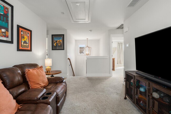 Photo - 420 Meandering Wy