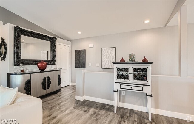 Building Photo - 7250 Diamond Canyon Ln Unit 204 Rental