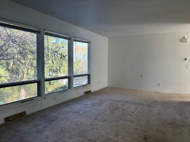 Photo - 6506 Putnam Rd