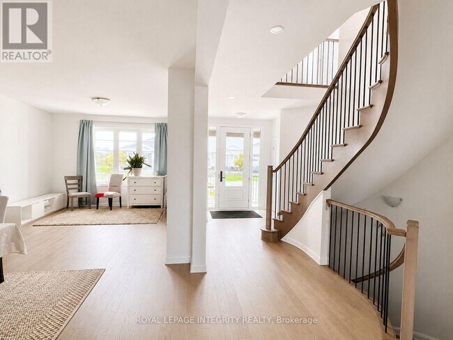 Photo - 747 Coast Cir