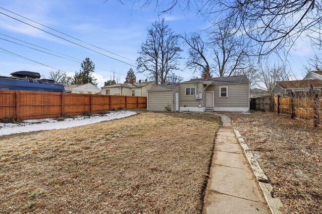 Photo - 3 Bed - 2 Bath home in Englewood!