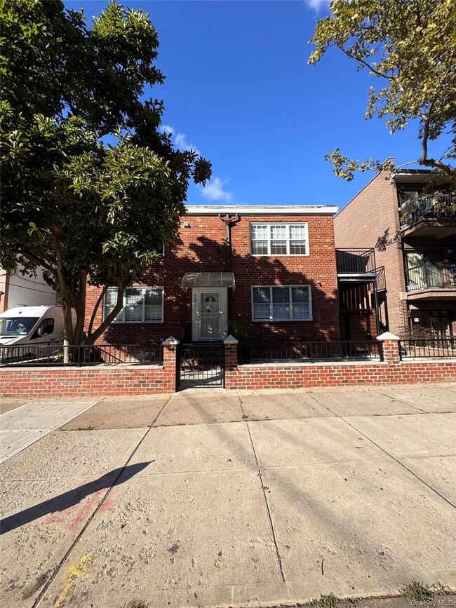 Building Photo - 609 Ovington Ave Rental