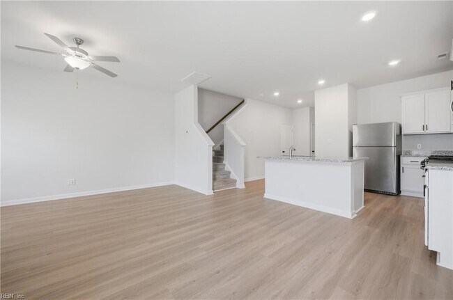 Photo - 1520 Auckland Ct