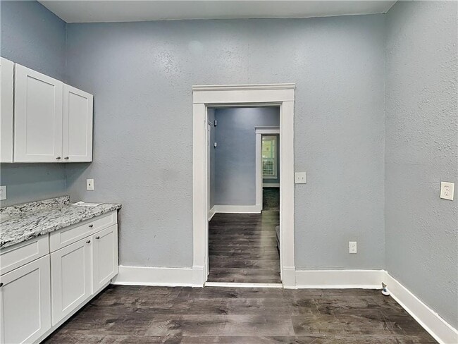 Photo - 735 Dill Ave SW