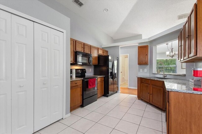 Photo - 1421 Teal Ct