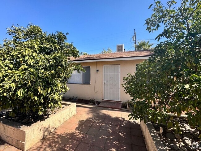Building Photo - 728 N Palm Ave Unit 730 N. Palm Ave. Rental