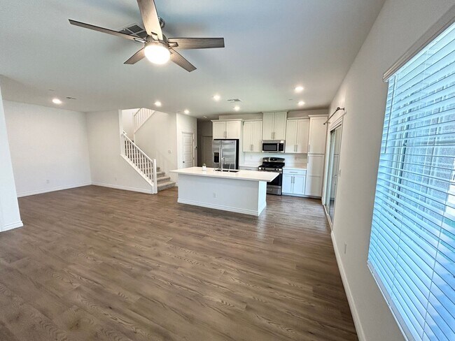 Photo - 3/BD 3/BA Stylish Summerlin West Townhome ...