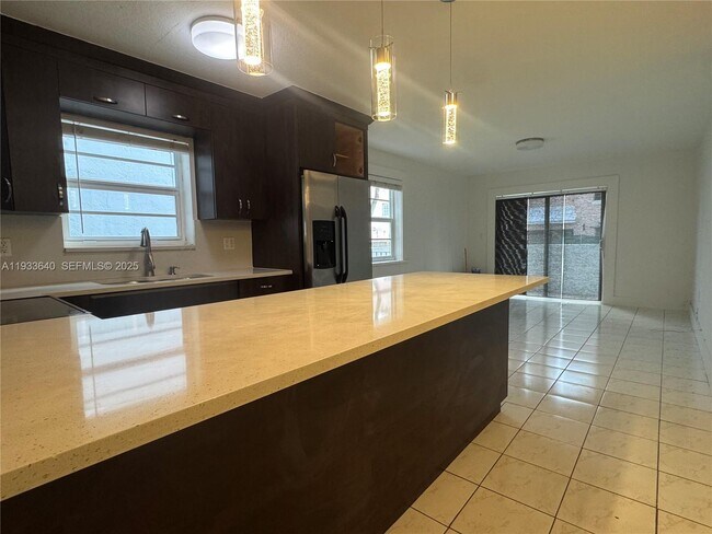 Photo - 1221 SW 122nd Ave Unidad 104