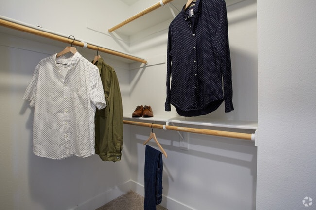 1BR, 1.5BA - 996 SF
