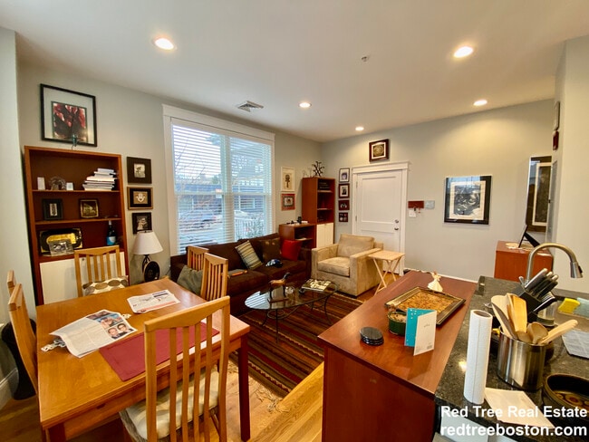 Photo - 405 S Huntington Ave Unit 1R
