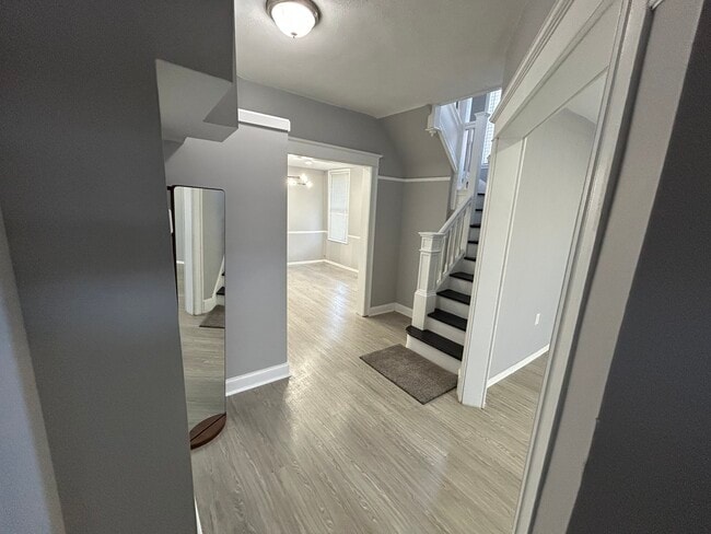 Photo - 516 Woodbourne Ave