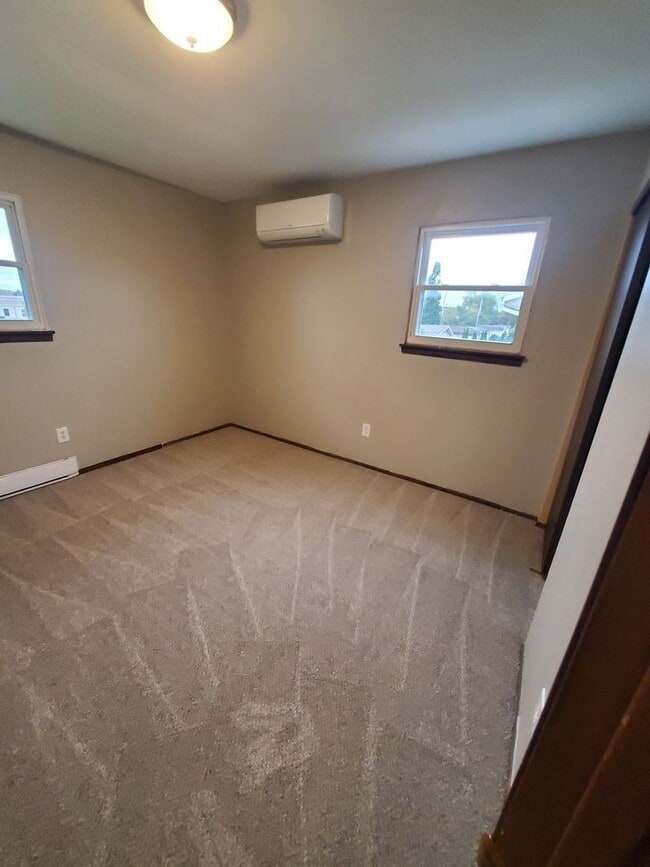 Photo - 313 Darlene Dr Unit 315 Right Side