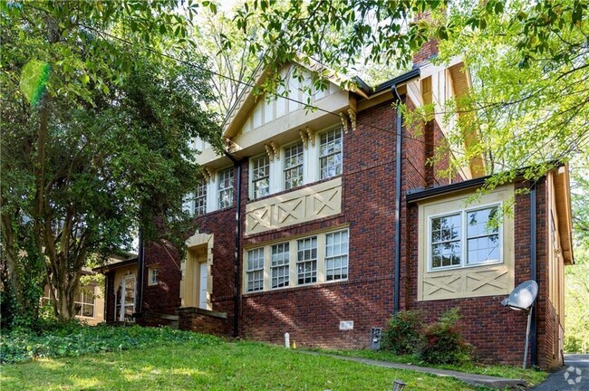 Building Photo - 46 Delmont Dr NE Rental