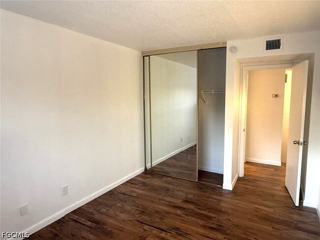Photo - 1406 Park Shore Cir