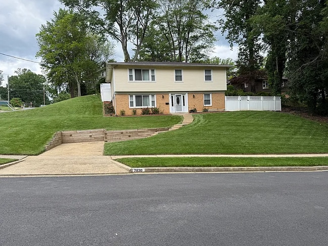 Photo - 7830 Brompton St House