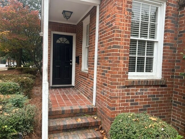 Photo - 925 Cooper Ave