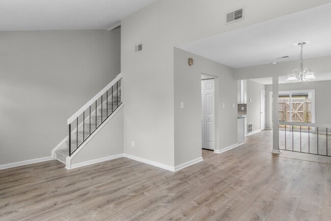 Photo - 1386 Sierra Dr