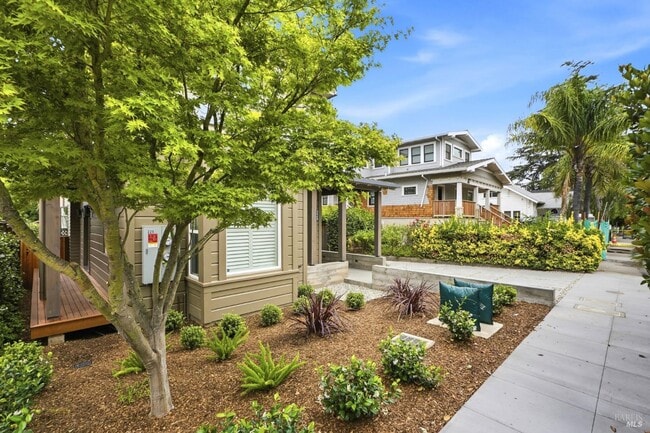 Photo - 225 East St