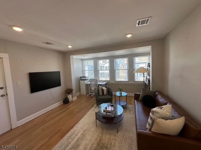Photo - 282 Weequahic Ave