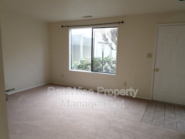 Photo - 1149 Progress Dr Unit B