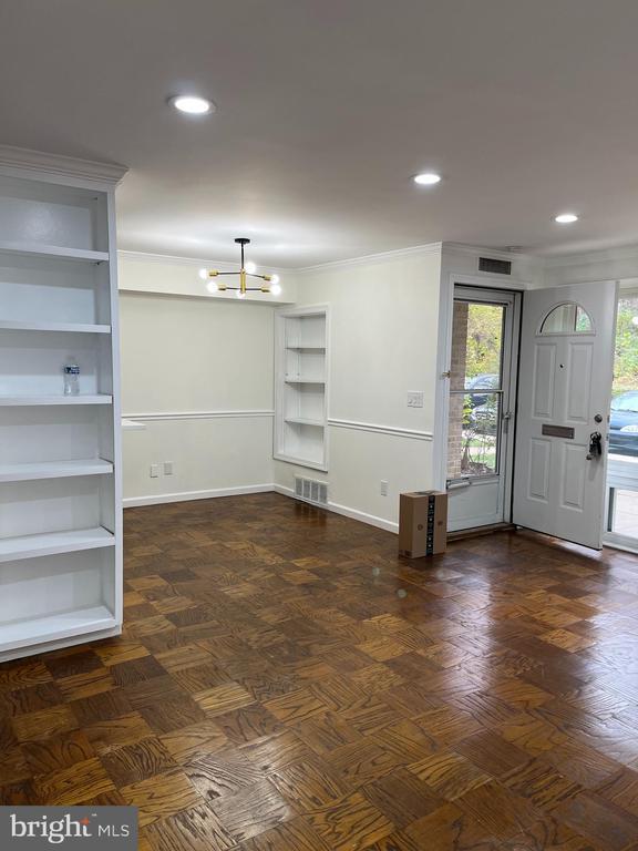 Building Photo - 7572 Spring Lake Dr Unit 7572-A