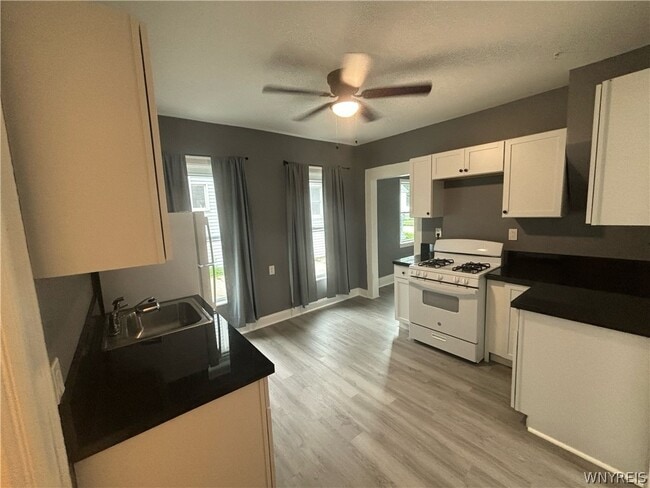 Photo - 165 Roland Ave