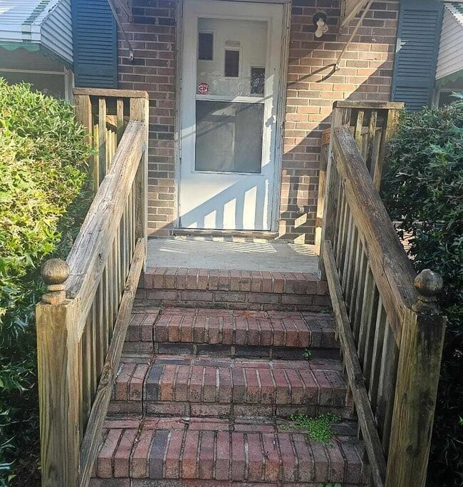 Photo - 1649 Harper St