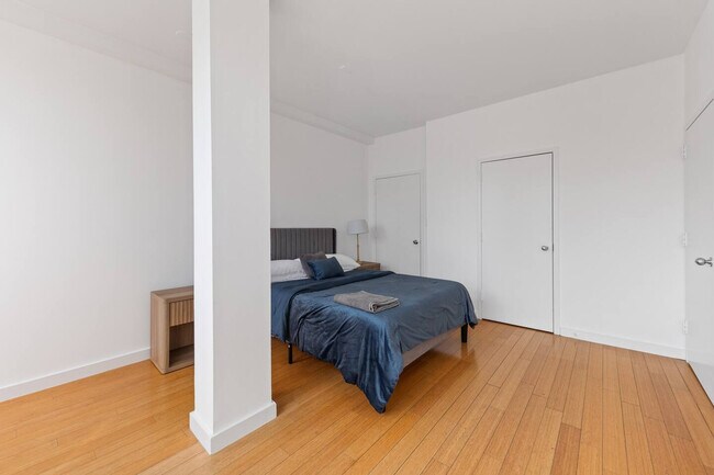 Photo - 17 St Marks Pl Unit SI ID1604394P