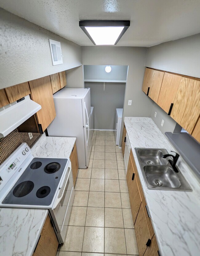 7200 W TC Jester Townhome Townhome Rental in Houston TX