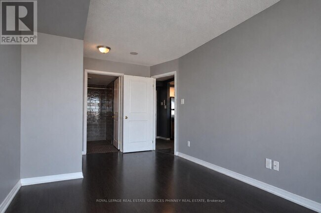 Photo - 9 George St N Unit 2112