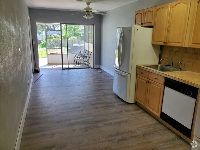 Building Photo - 5628 Hayes St Unit 5628 Rental