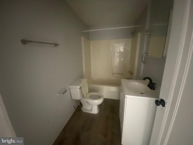 Building Photo - 314 W Market St Unit 6