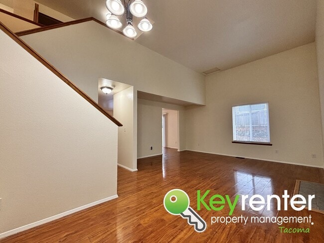 Photo - Spacious Northeast Tacoma 3 Bedroom 2.5 Bathroom Home for Rent in Secluded Neighborhood!