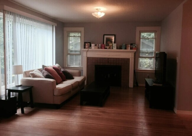 An example of the living room with furniture - 6219 SW 21st Ave Unit A