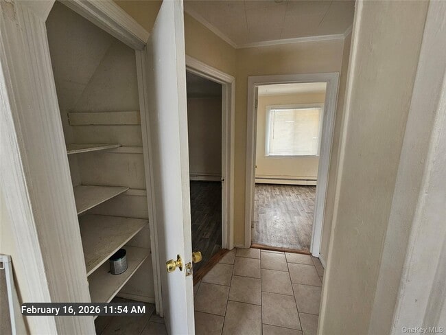 Building Photo - 118 Oak Ave Unit C