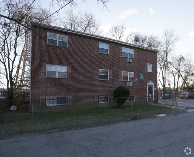 Ravenswood Apartments