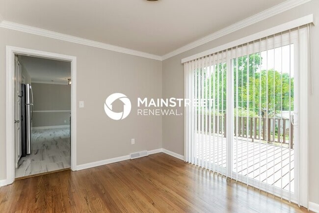 Photo - 4 Bedroom Pet-Friendly Home in CHARLOTTE, NC with Main Street Renewal