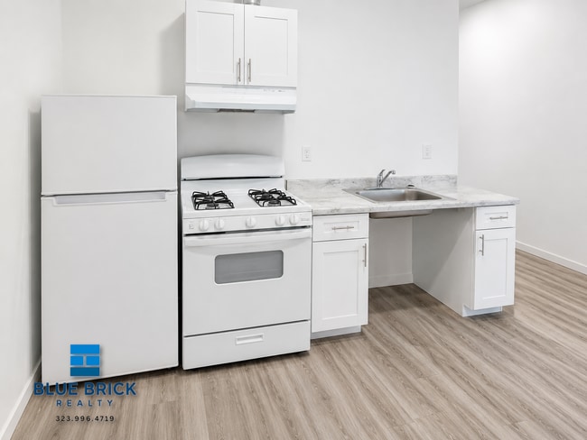 Photo - 10501 Wilmington Ave Unidad 308