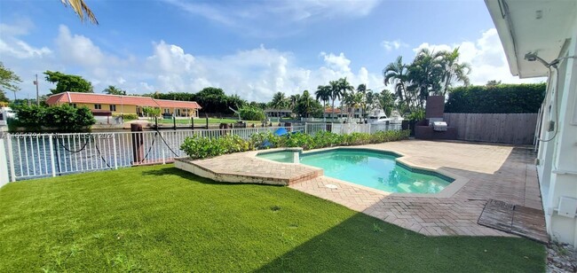 Photo - 2055 Ixora Rd House