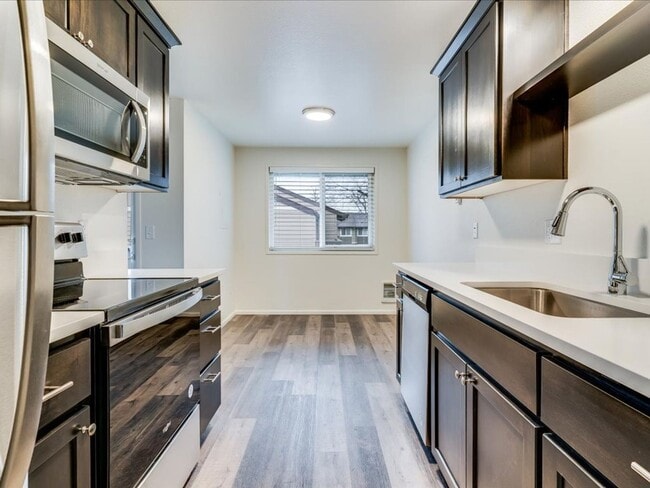 Photo - Barclay Square Apartments