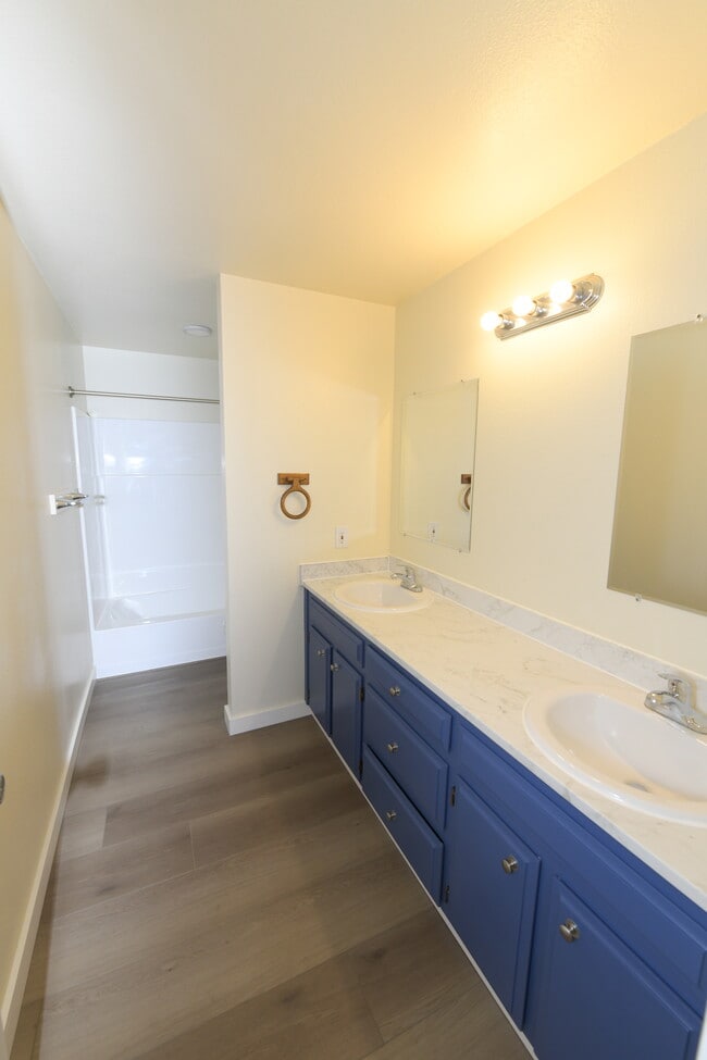Photo - 4898 Chinook Ct SE Unit 4898 chinook ct se