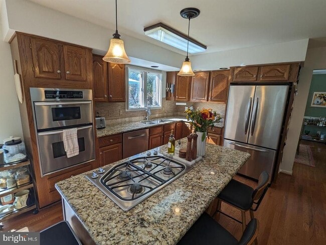 Photo - 28 Brixham Ct