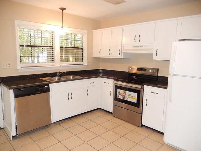 Photo - 1811 Hartsfield Rd