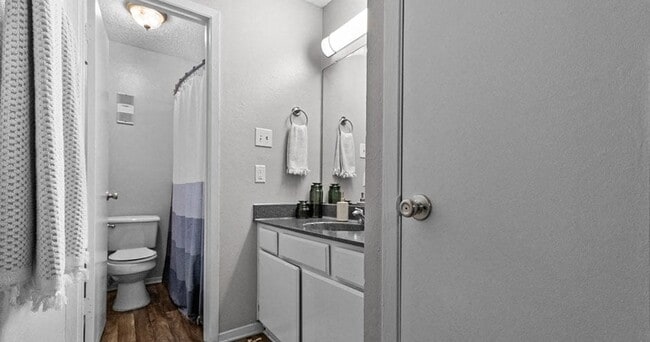 River Oaks Apartments