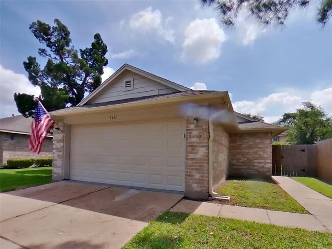 Photo - 13822 Cantwell Dr House